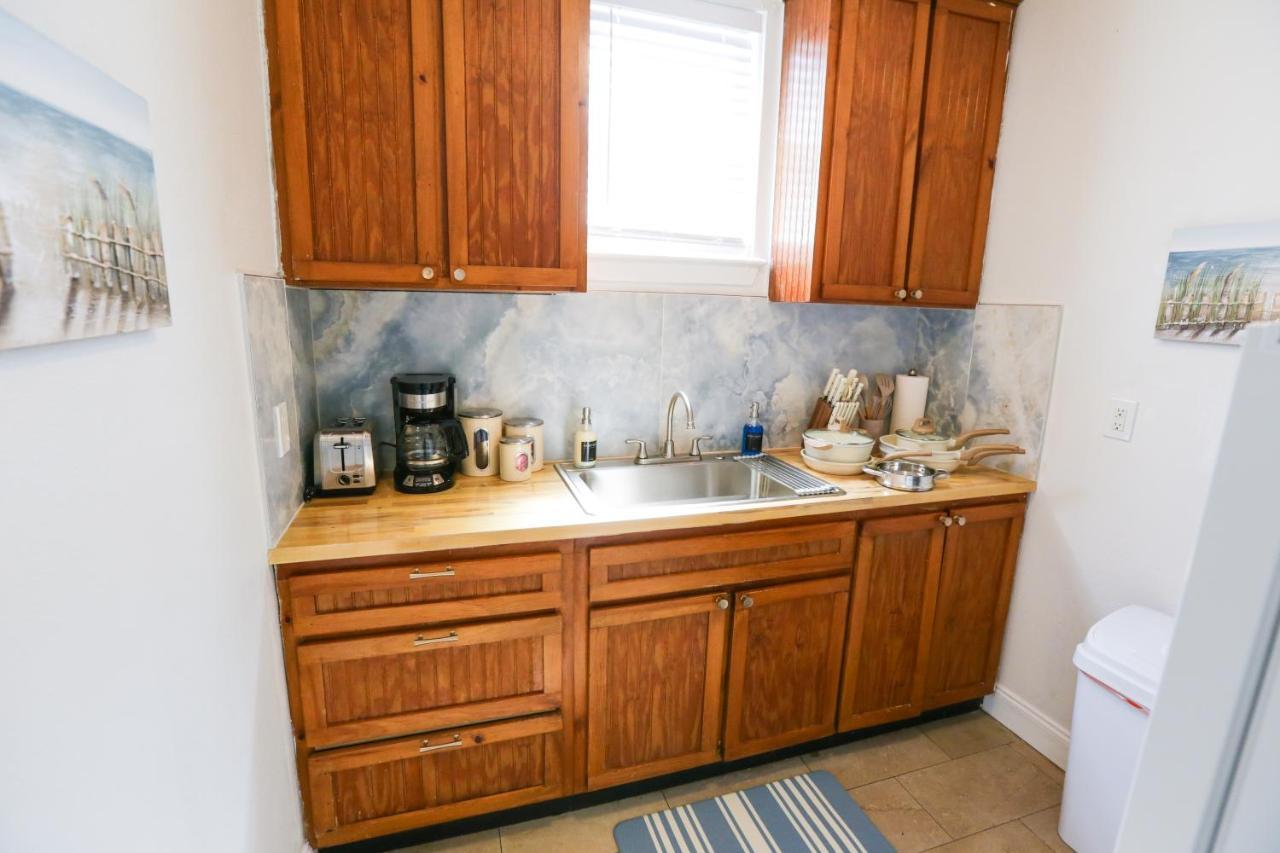 ג'קסונוויל ביץ' New Listing! Centrally Located Efficiency One Mile To The Beach! מראה חיצוני תמונה