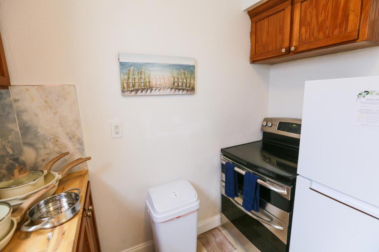 ג'קסונוויל ביץ' New Listing! Centrally Located Efficiency One Mile To The Beach! מראה חיצוני תמונה