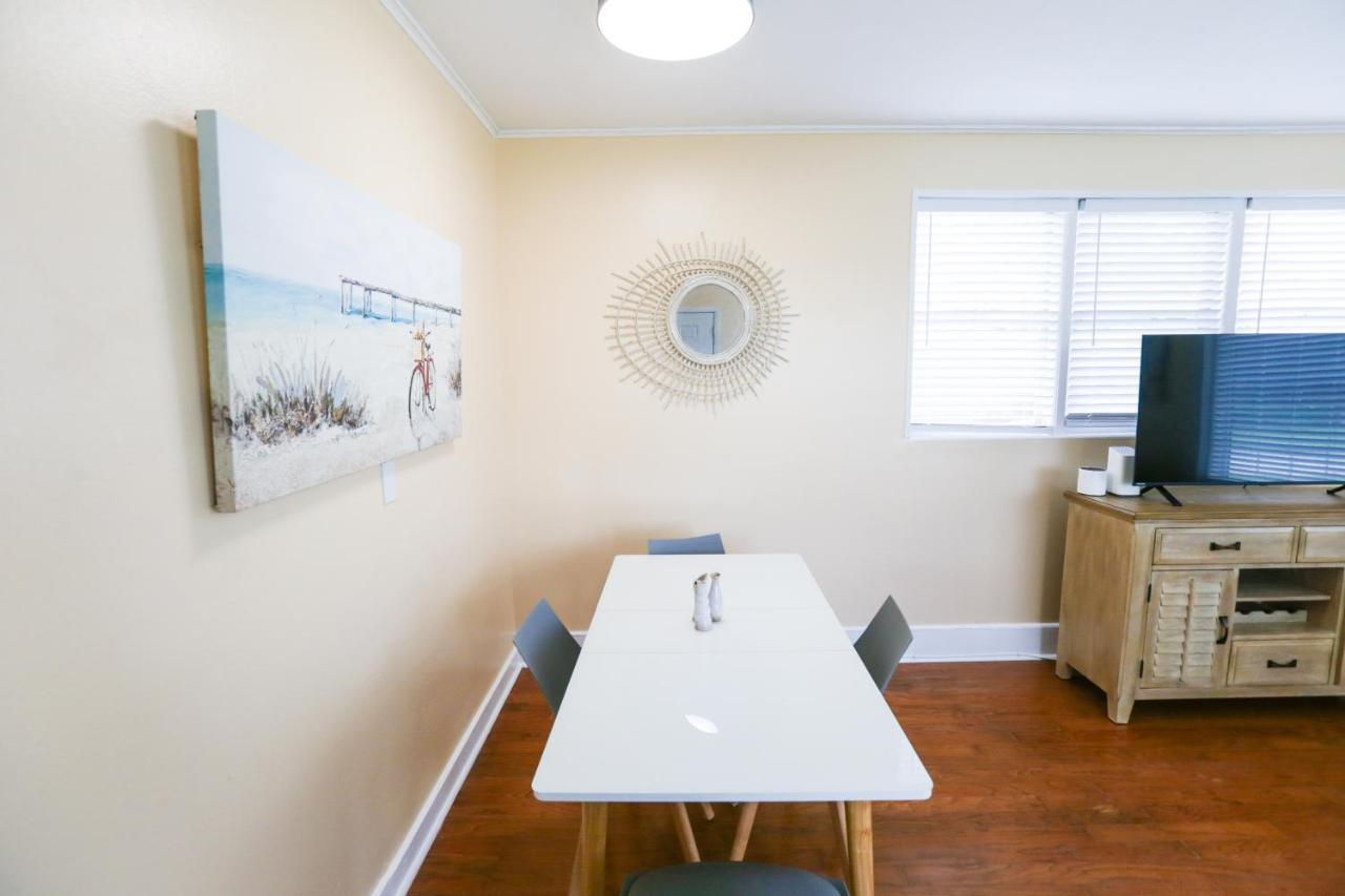 ג'קסונוויל ביץ' New Listing! Centrally Located Efficiency One Mile To The Beach! מראה חיצוני תמונה